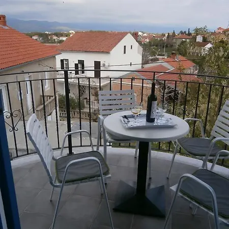 Crncic Apartment Silo (Krk)