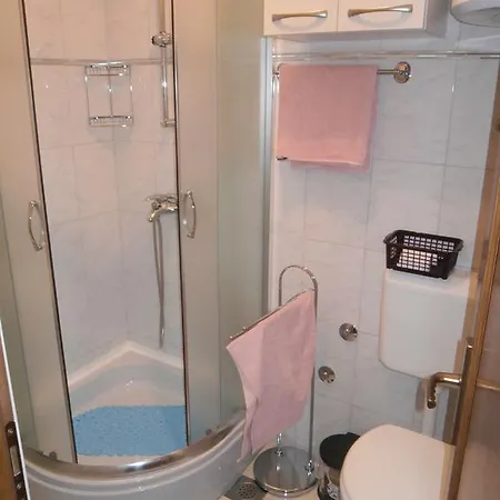Crncic Apartment Silo (Krk)
