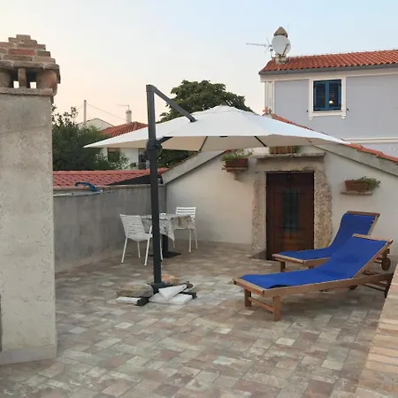 Crncic Apartment Silo (Krk)